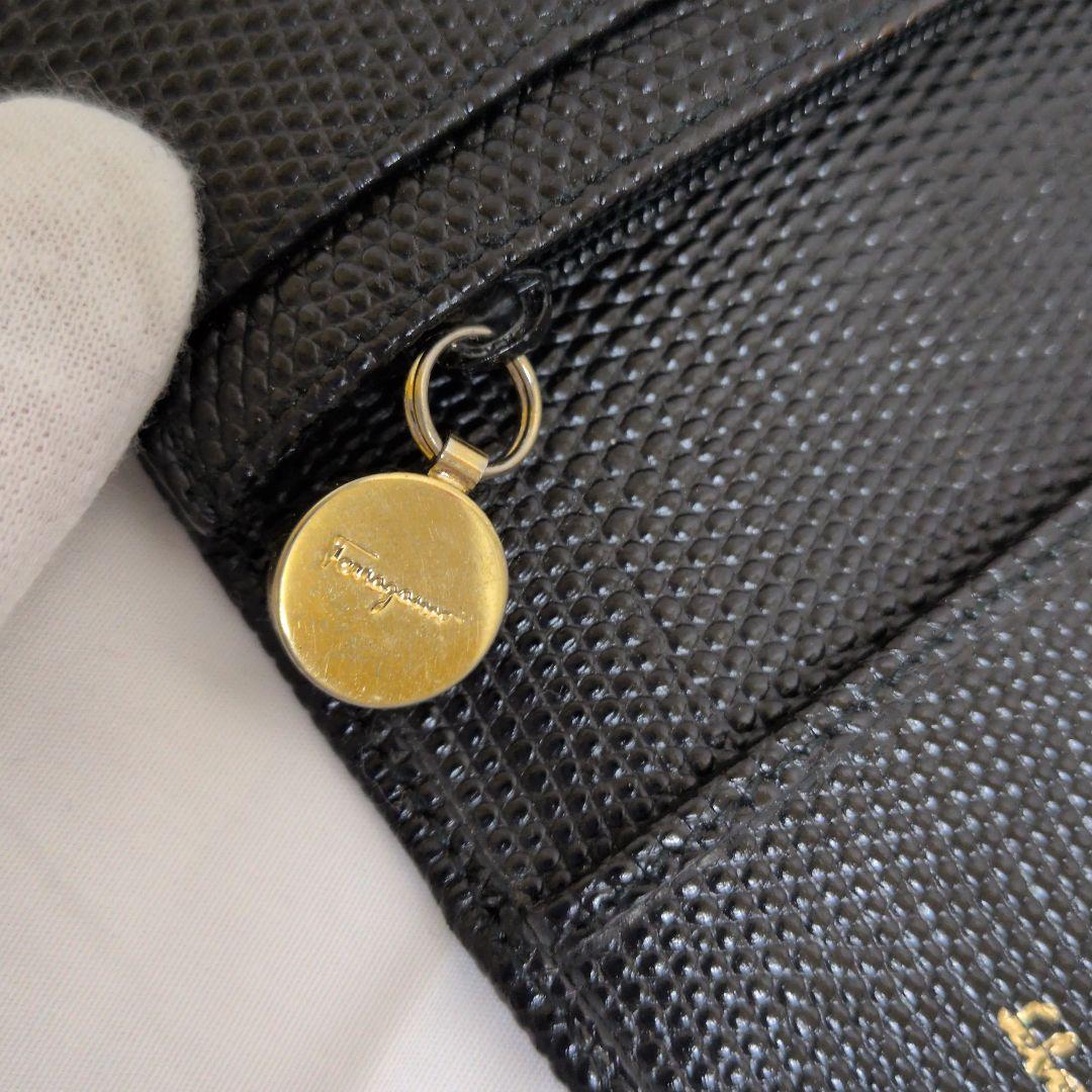 しろくまさん✿サルバトーレフェラガモカーフ型押し ヴァラ長財布美品✿