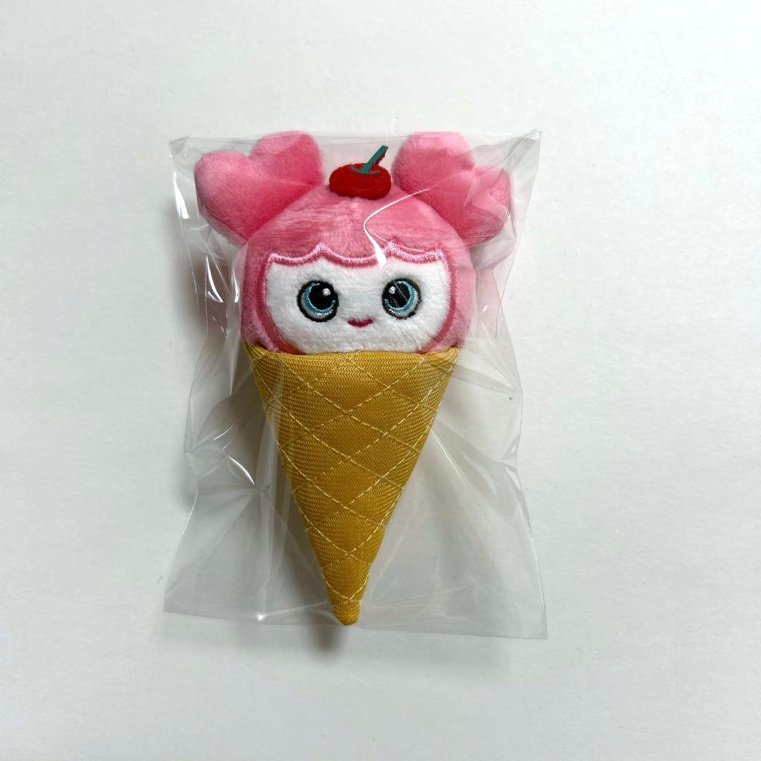 TWICE モモ モブリー BABY LOVELYS アイスぬいぐるみバッチ