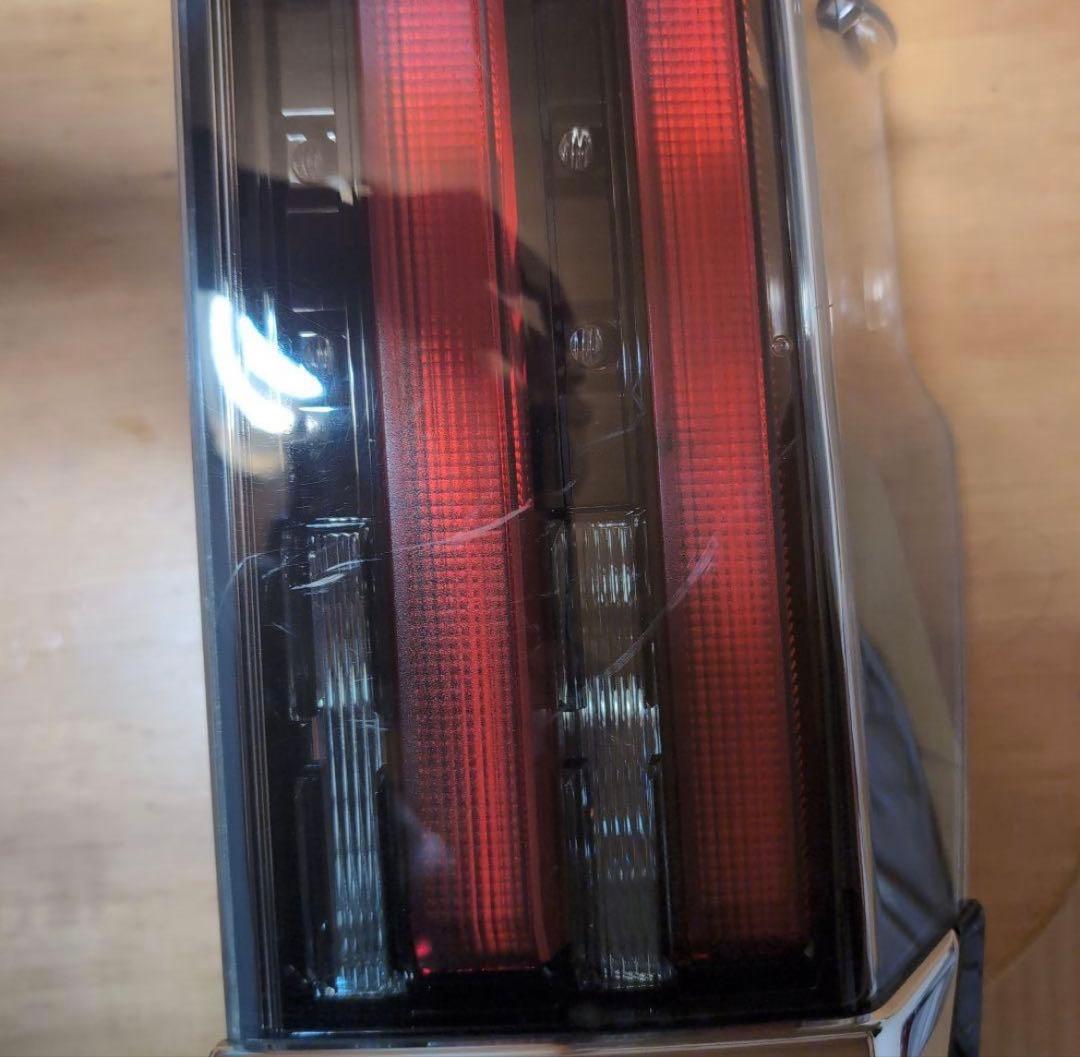 80 ヴォクシー ノア　エスクァイア　純正　左右後期テール