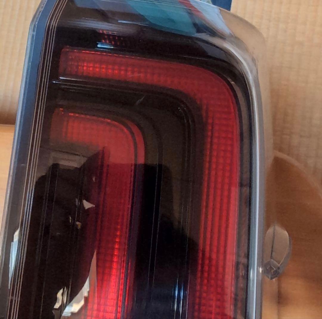 80 ヴォクシー ノア　エスクァイア　純正　左右後期テール