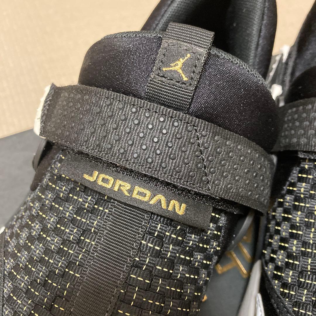 ナイキ ジョーダン トランナー LX BHM ブラックホワイトメタリックゴールド