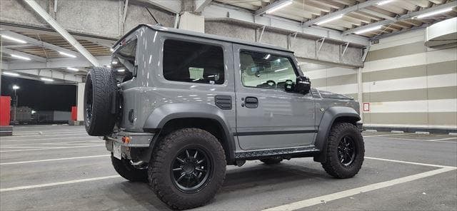 ジムニーシエラJB74ブラックアルマイト縞鋼板プレート付サイドステップ