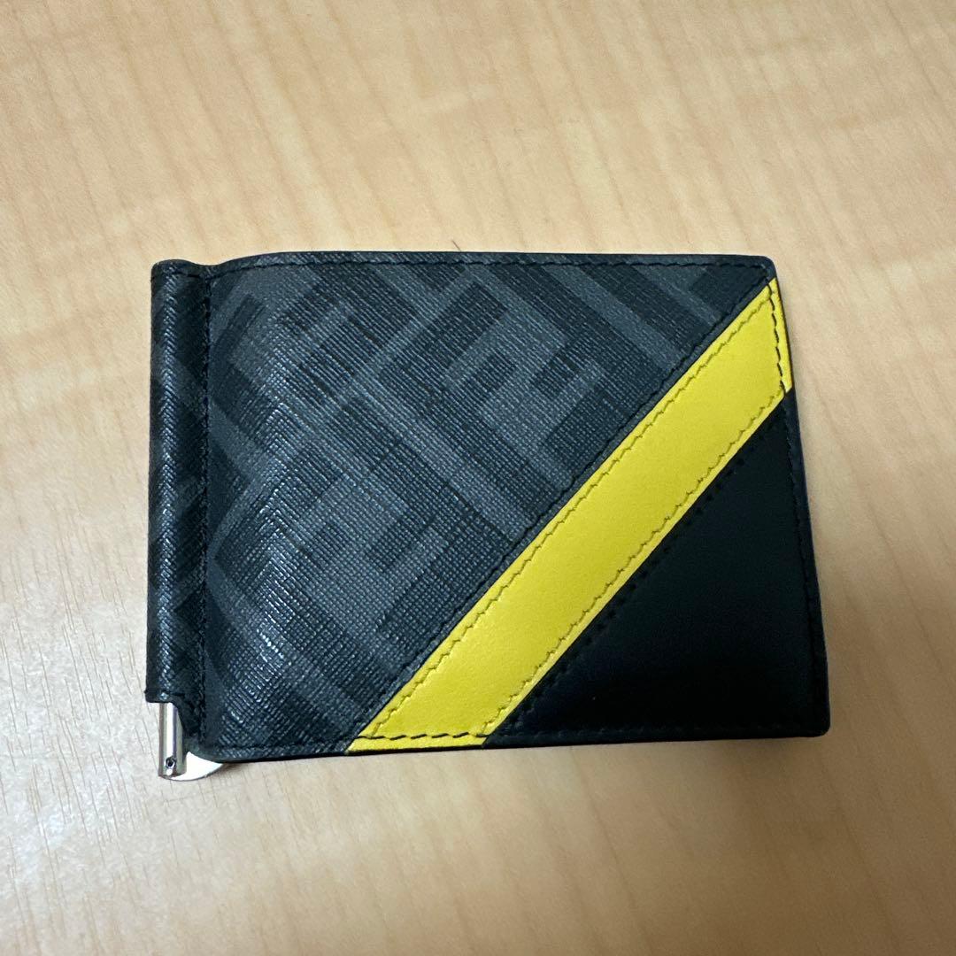 FENDI フェンディ　マネークリップ　ズッカ　ダイアゴナル　イエローライン