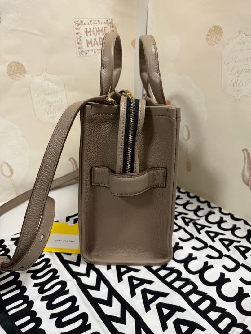 新品未使用✮MARC JACOBS マークジェイコブス トートバッグ ミディアム