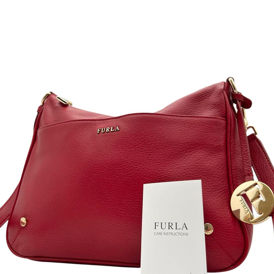 極美品　FURLA　フルラ　ショルダーバッグ　オールレザー　赤　ロゴ　斜め掛け◎