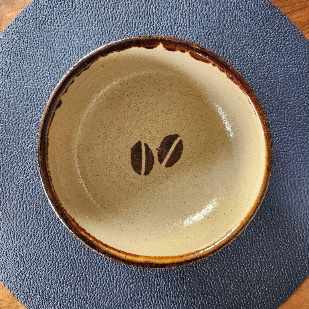 やちむんの皿とボウルセット