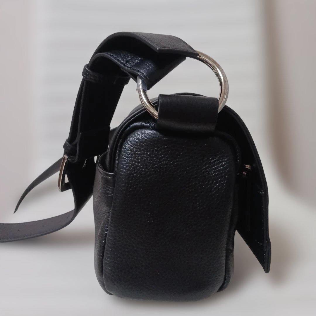 3046【未使用】beardsley ボディバッグ レザー　ブラック