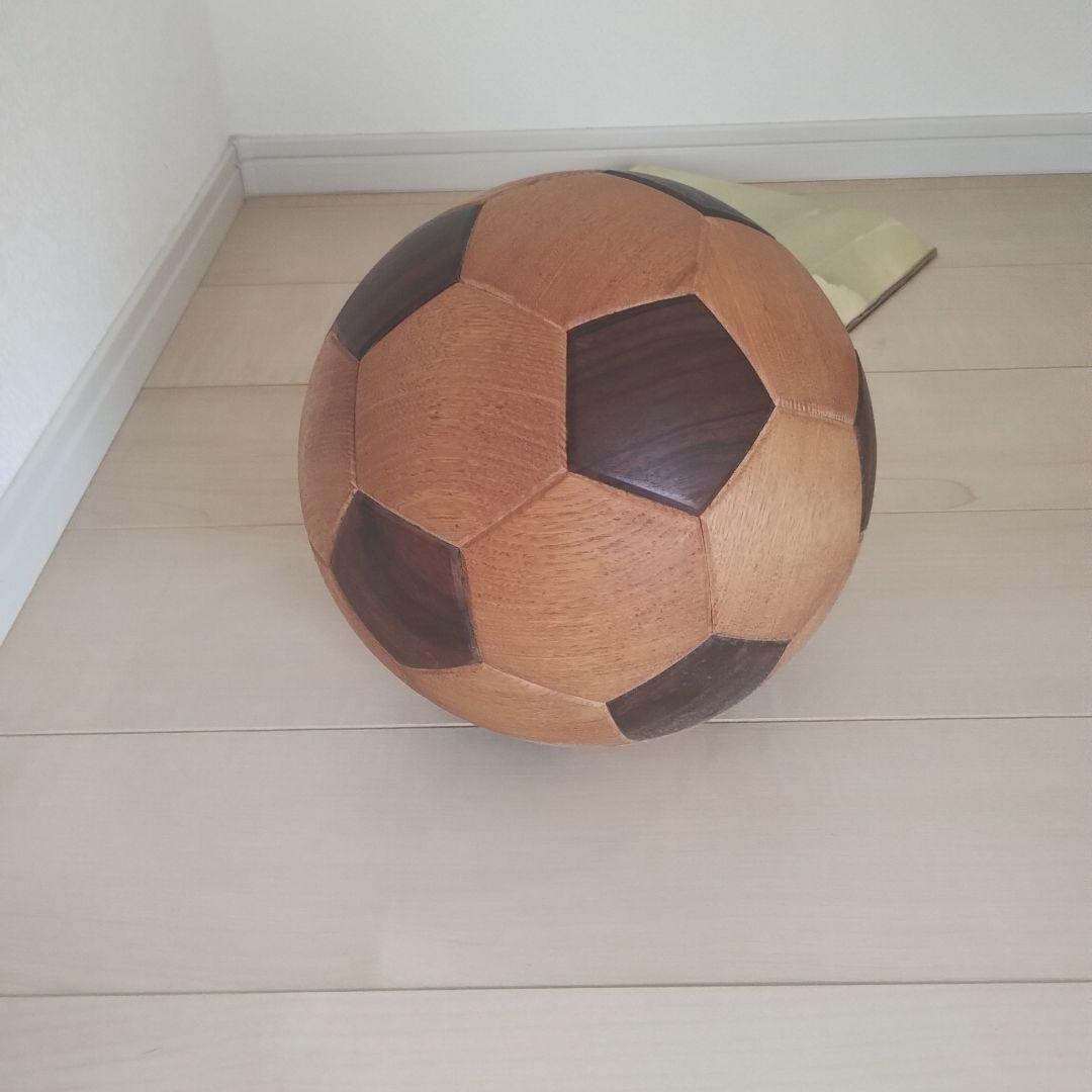 家具のまち大川の木製サッカーボール型オブジェ 約22cm