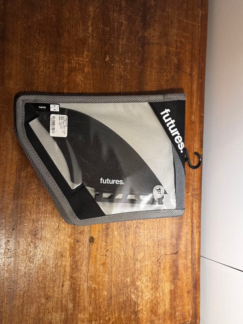 Futures フィン K2 ツインキール ファイバーグラス 新品未使用