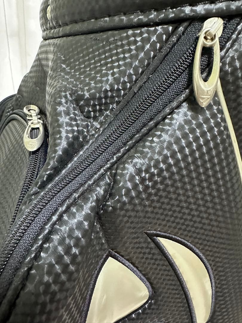 TaylorMade キャディバッグ 黒 / 赤 / シルバー