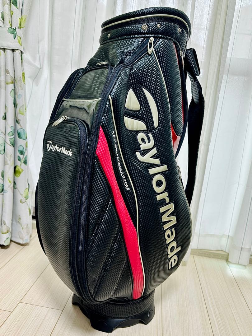 TaylorMade キャディバッグ 黒 / 赤 / シルバー