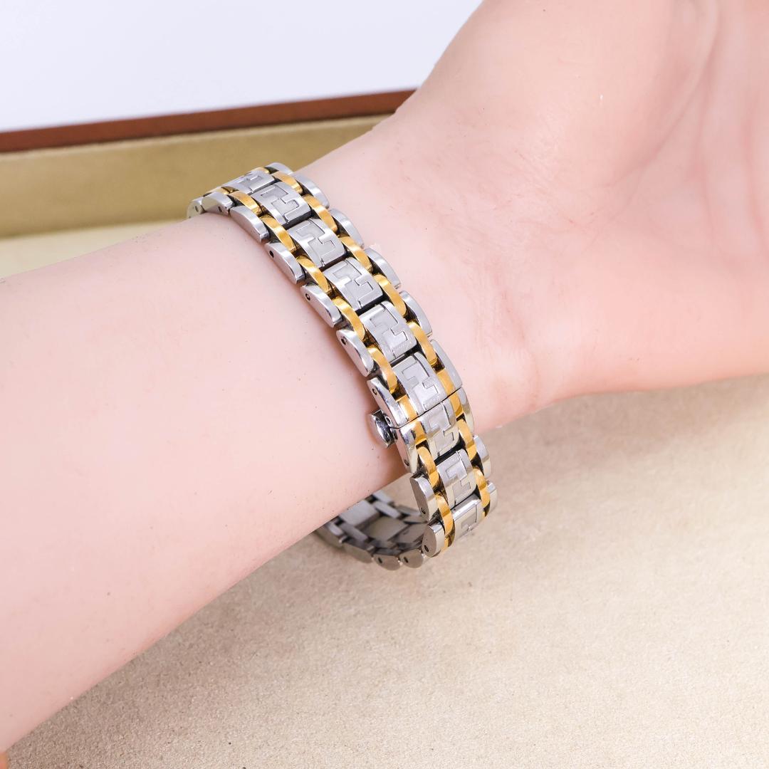 稼働 FENDI 腕時計 760L レディース 新品電池 ズッカ柄 1953