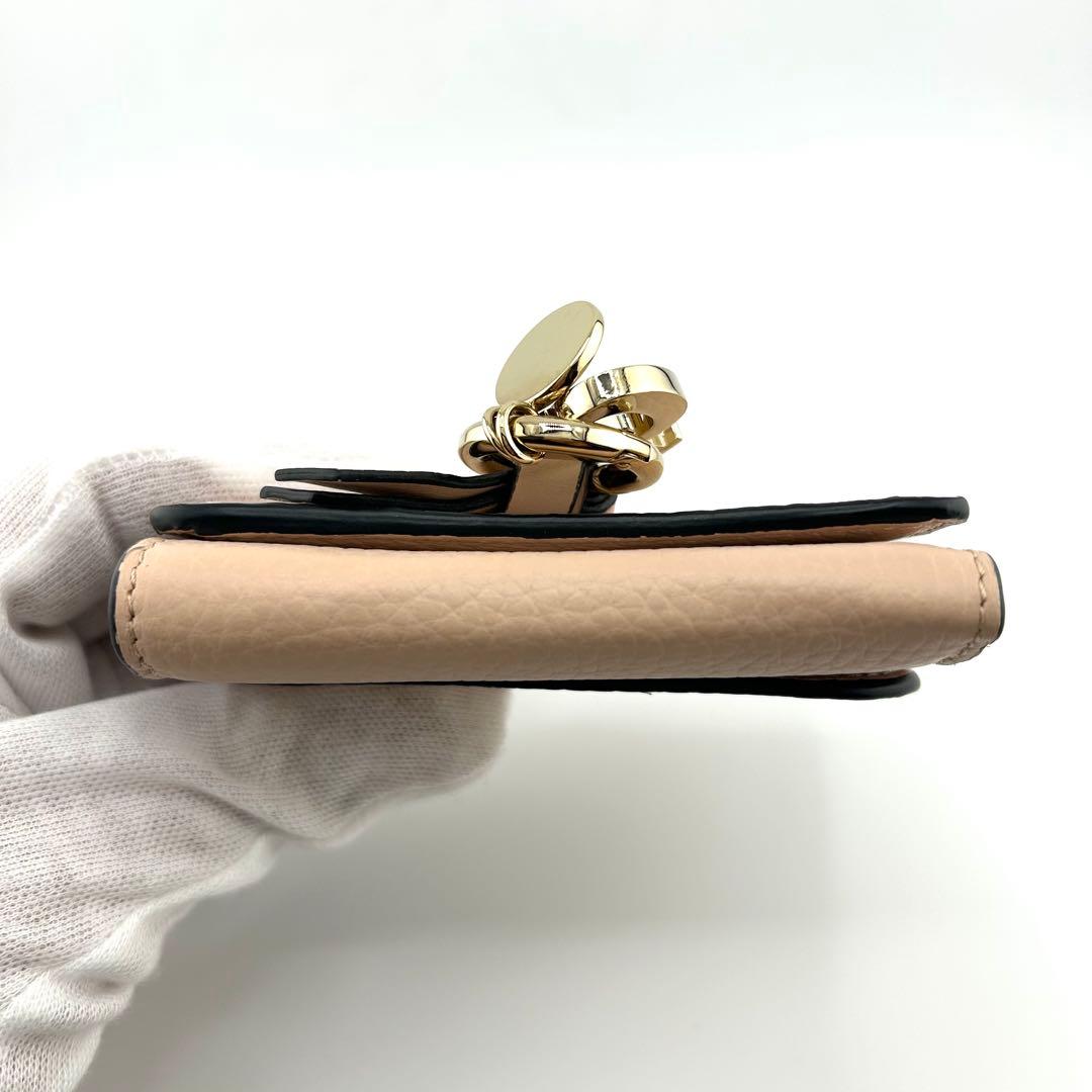 ✨極上美品・箱保存袋付き✨　クロエ　三つ折り　アルファベット　チャーム　レザー