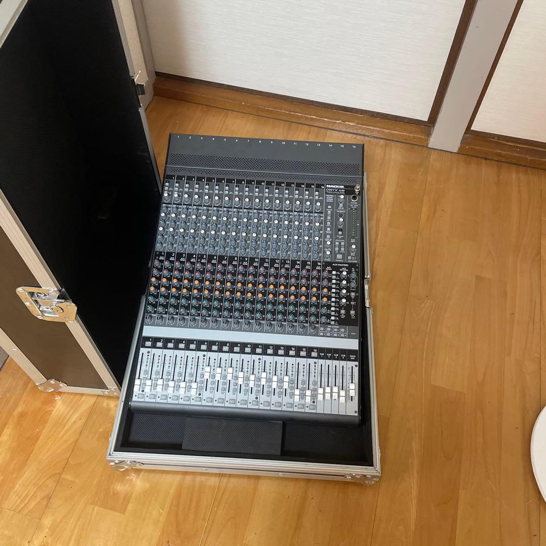 Mackie ミキサー