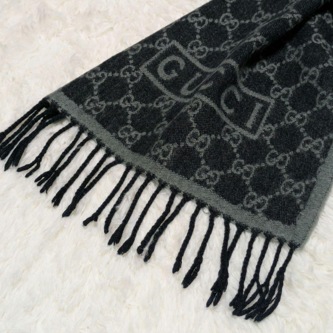 GUCCI グレー ロゴ マフラー フリンジ付き