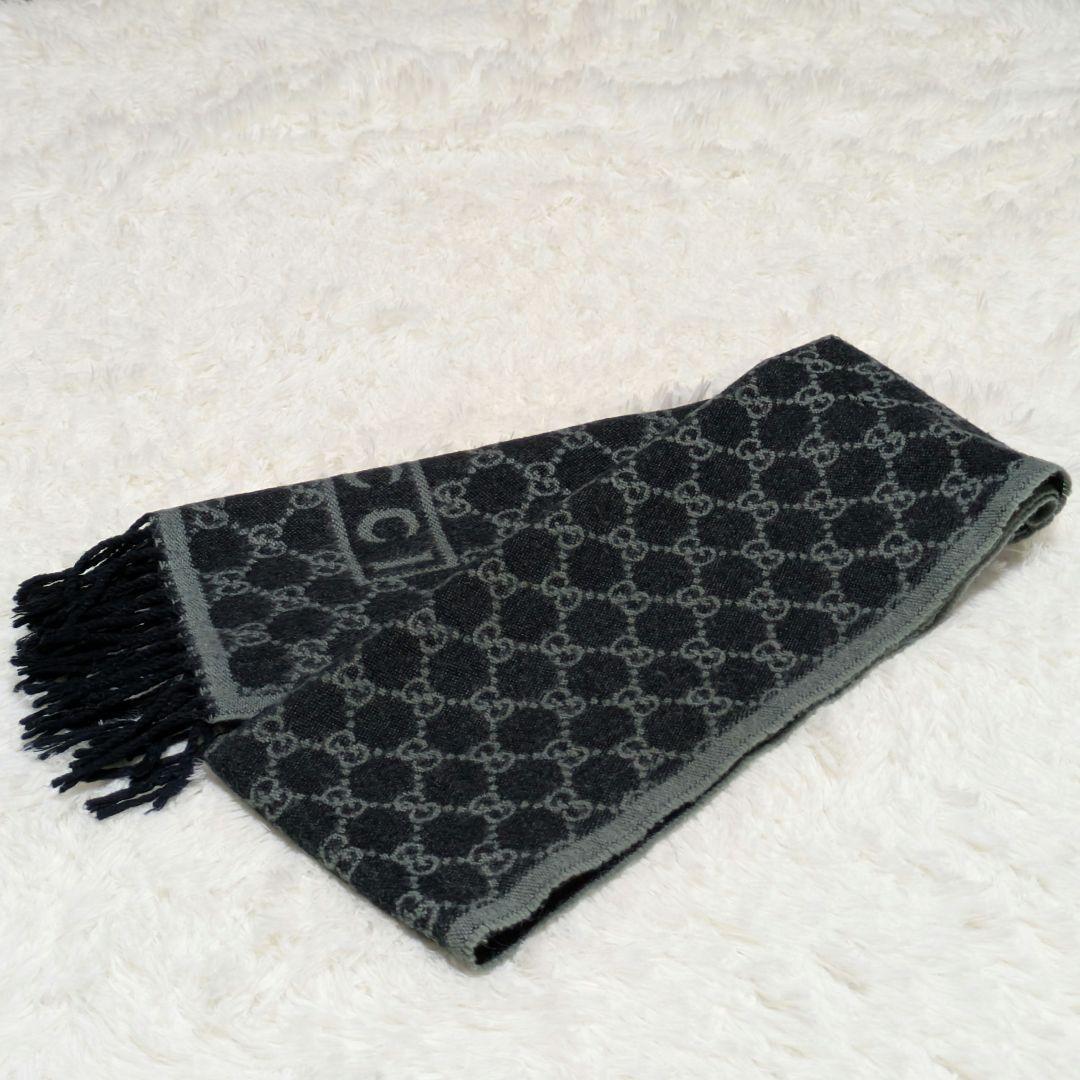 GUCCI グレー ロゴ マフラー フリンジ付き