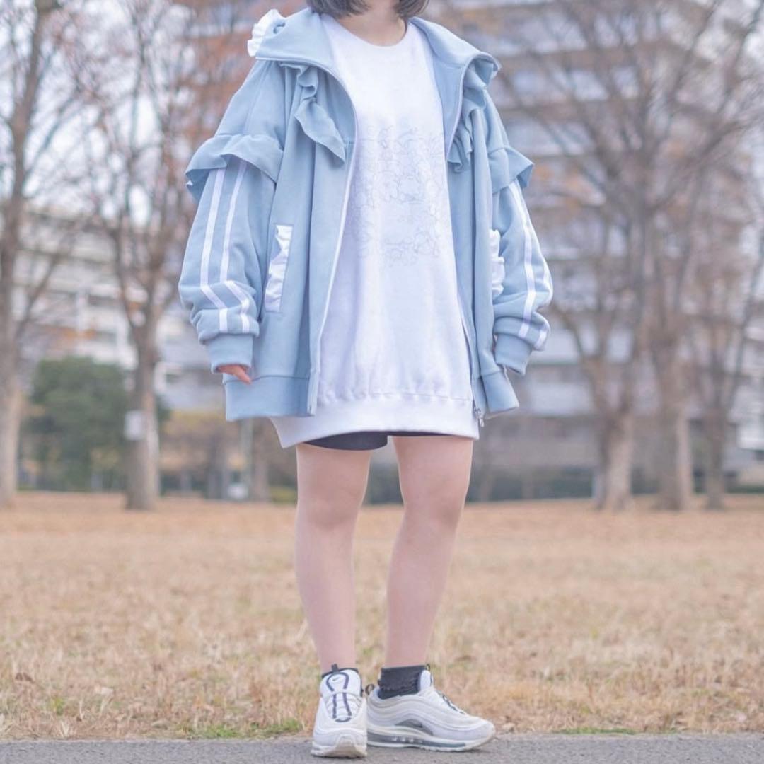 satoi パーカー　フリルパーカー　フーディ　Bigパーカー　クリーニング済み