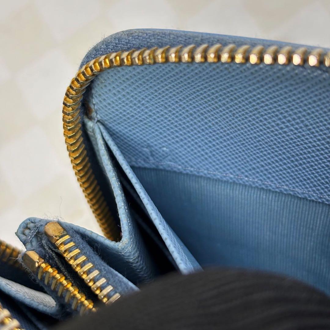 極美品　PRADA プラダ　長財布　ラウンドファスナー　M05