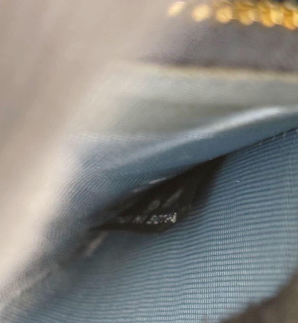 極美品　PRADA プラダ　長財布　ラウンドファスナー　M05