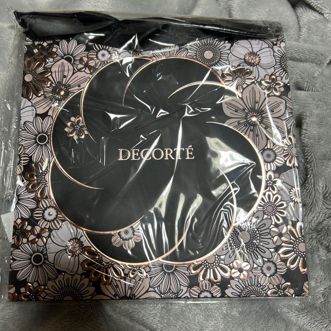 コスメデコルテ　エターナルブルームコレクション　クリスマスコフレ2025