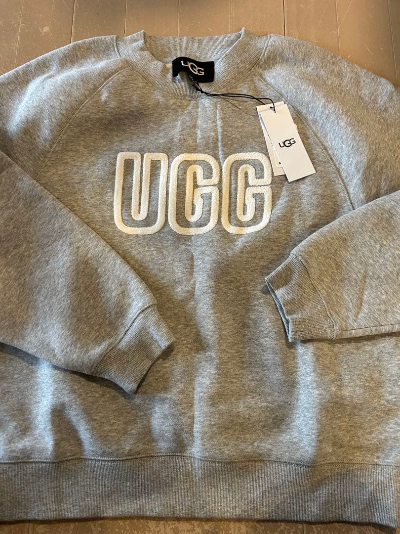 UGG グレー ロゴ入り スウェット Mサイズ