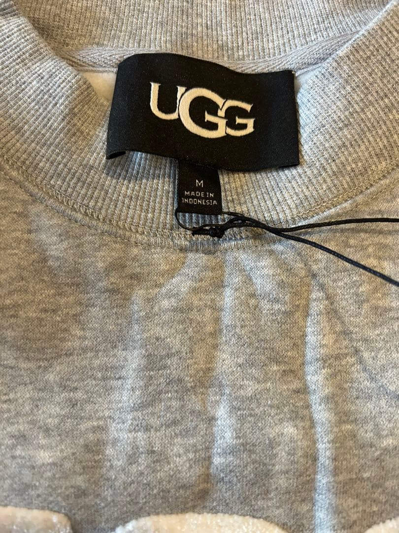 UGG グレー ロゴ入り スウェット Mサイズ