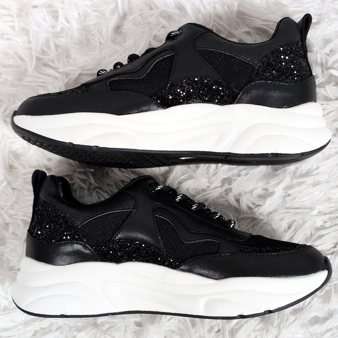 大人気モデル【美品】+diana 厚底ダッドスニーカー グリッター 足長美脚効果