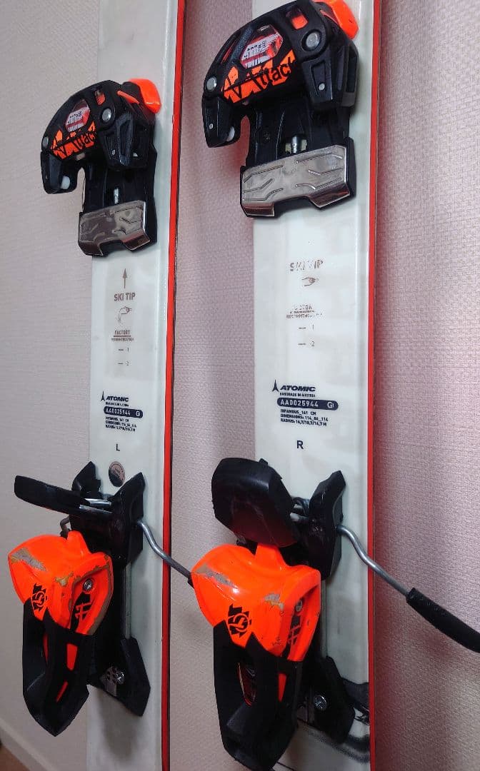 訳あり　ATOMIC　INFAMOUS　フリースタイルスキー　ツインチップ