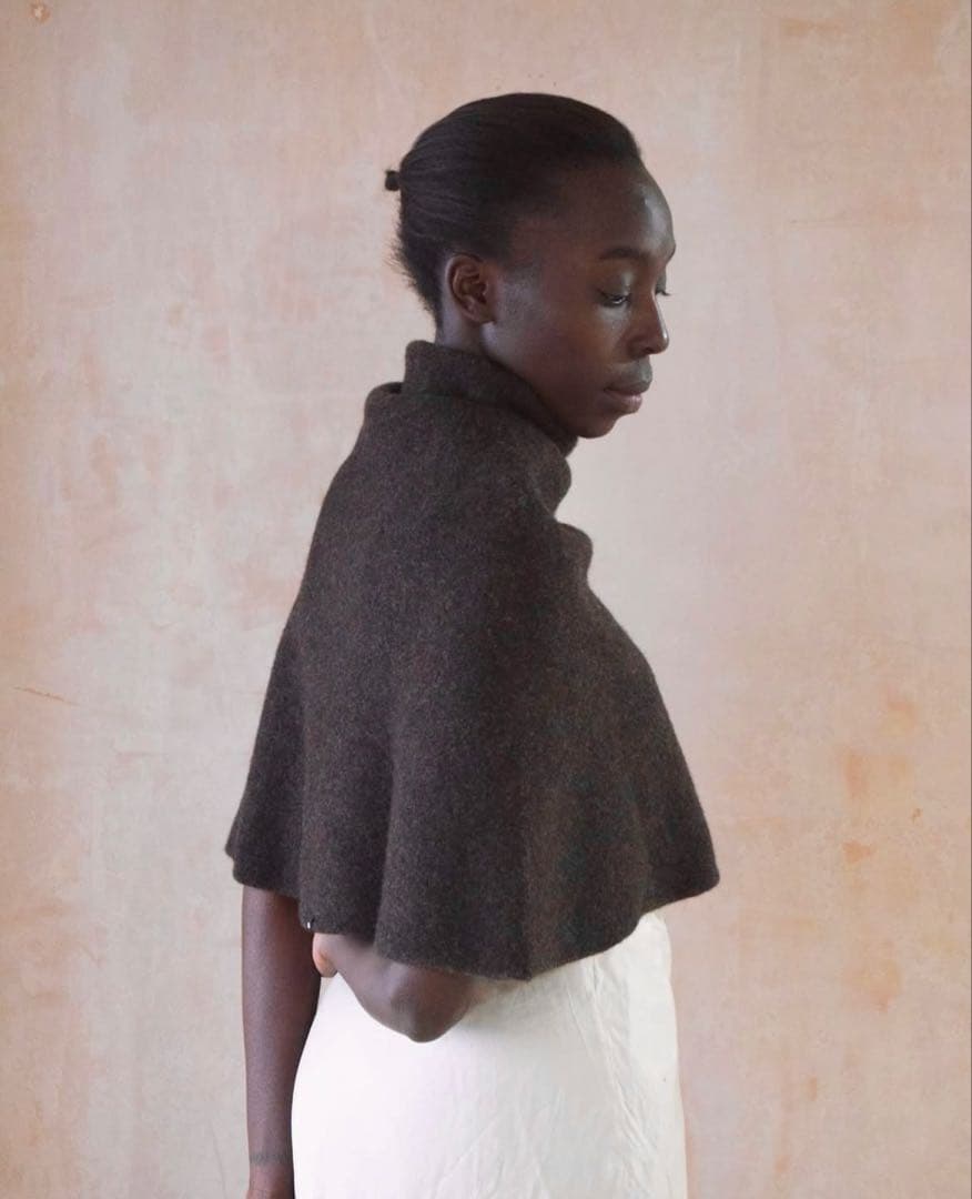 cecilie telle ハイネック　ポンチョ　ブラウン