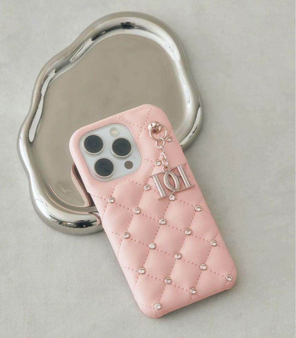 キルティングビジューDDチャームiPhoneケース ダーリッチ 14Pro