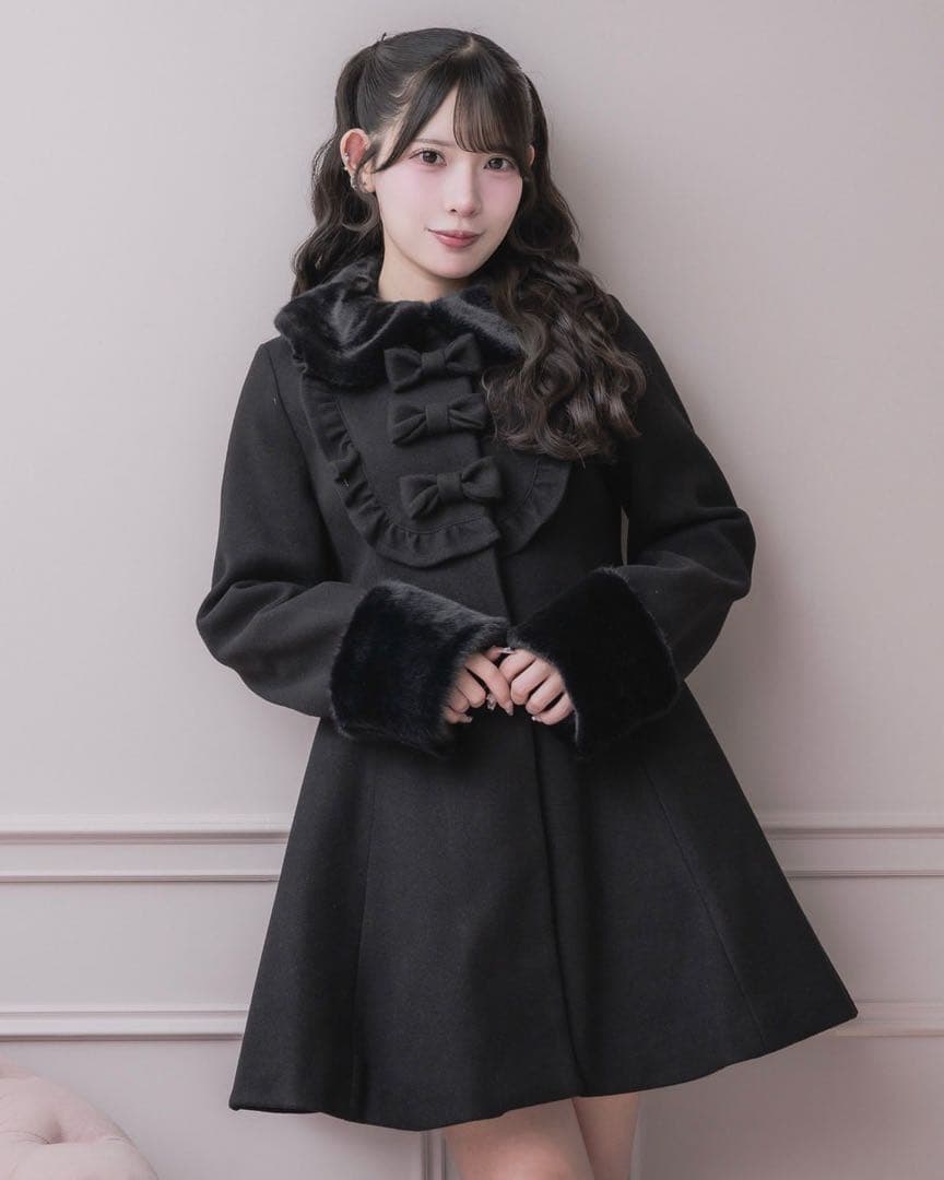 pium Outer ヨークフリルリボンドーリーコート
