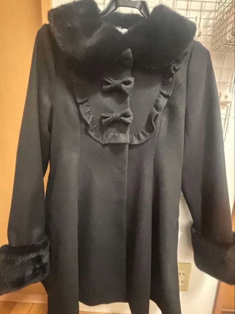 pium Outer ヨークフリルリボンドーリーコート