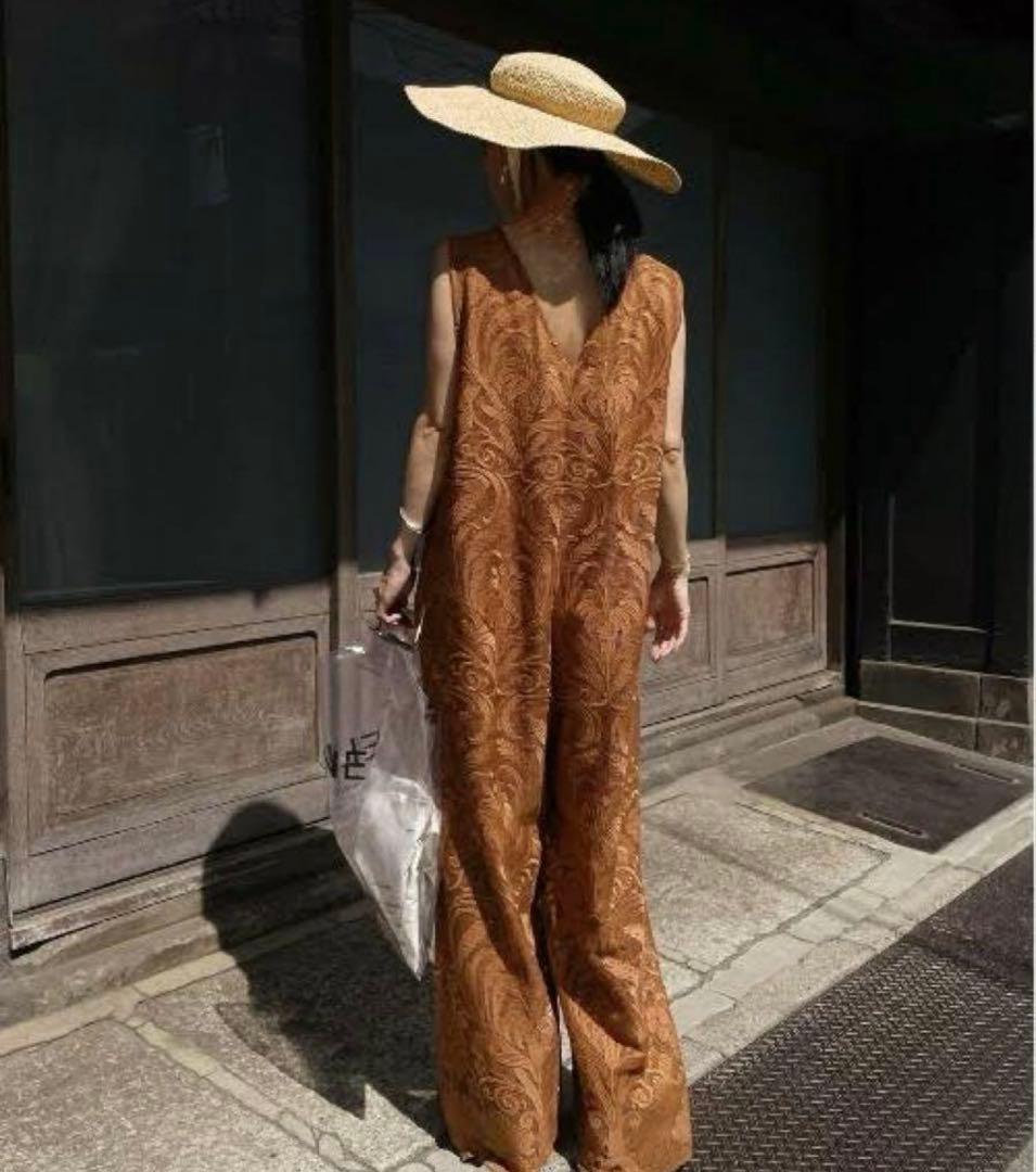 （お値下げ）AMERI CHLOE V NECK ROMPERS S