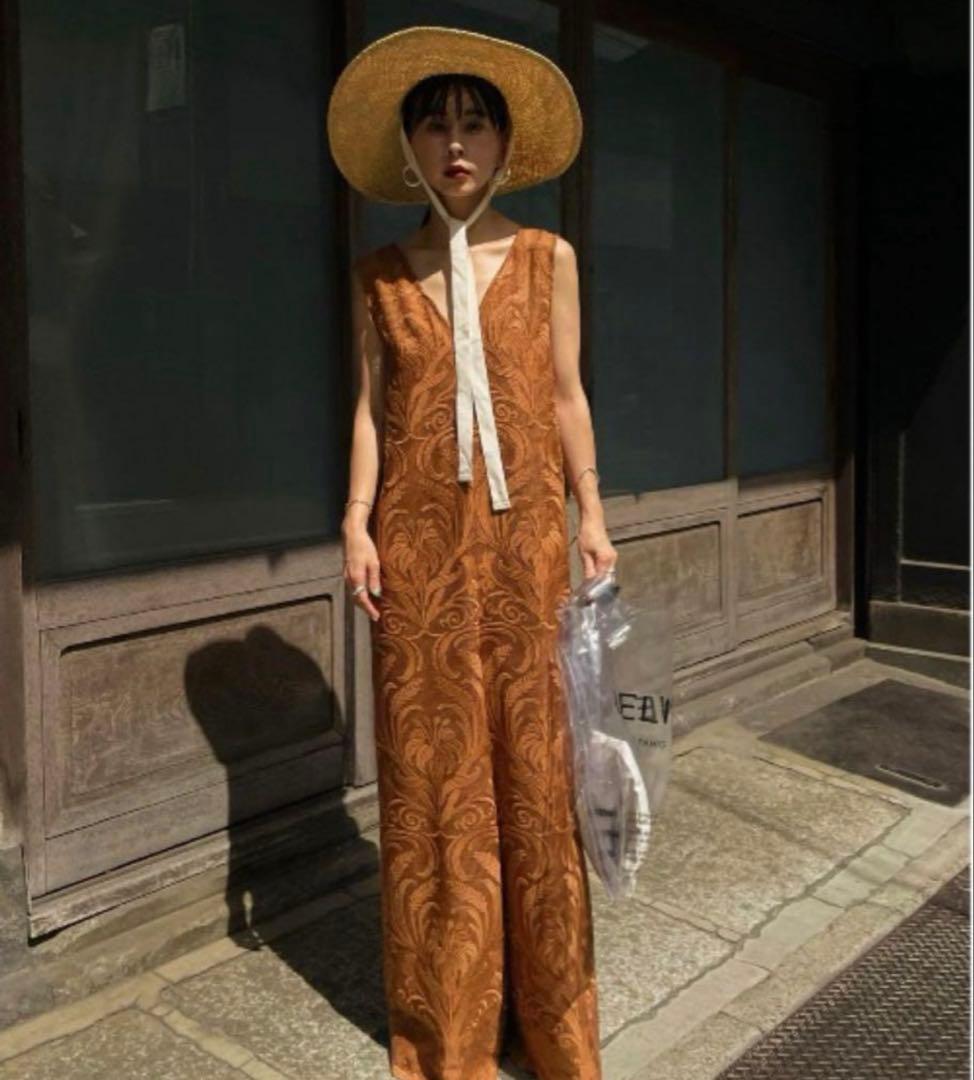 （お値下げ）AMERI CHLOE V NECK ROMPERS S