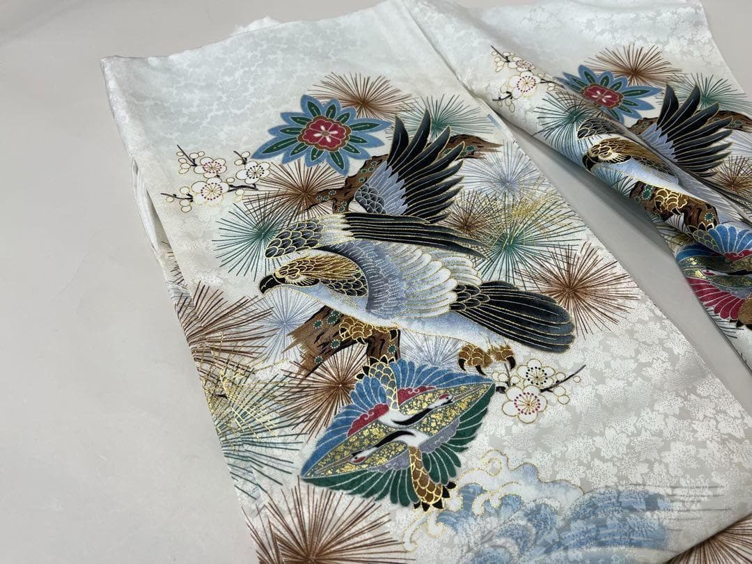 お宮参り 産着 男児 正絹 のしめ 綸子 金刺繍 鷹 虎 白地 NO33636