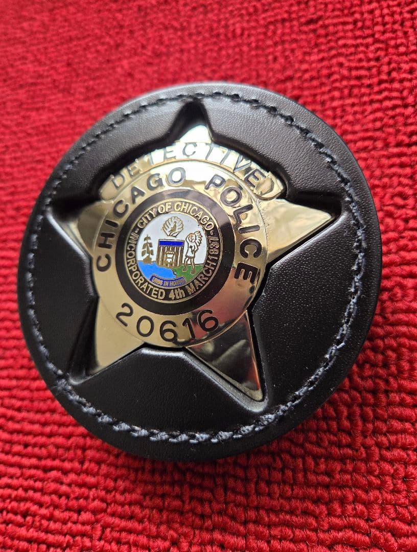 米国ポリスバッジ【CHICAGO POLICE No.20616】ホルダー付き