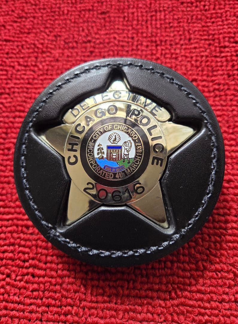 米国ポリスバッジ【CHICAGO POLICE No.20616】ホルダー付き