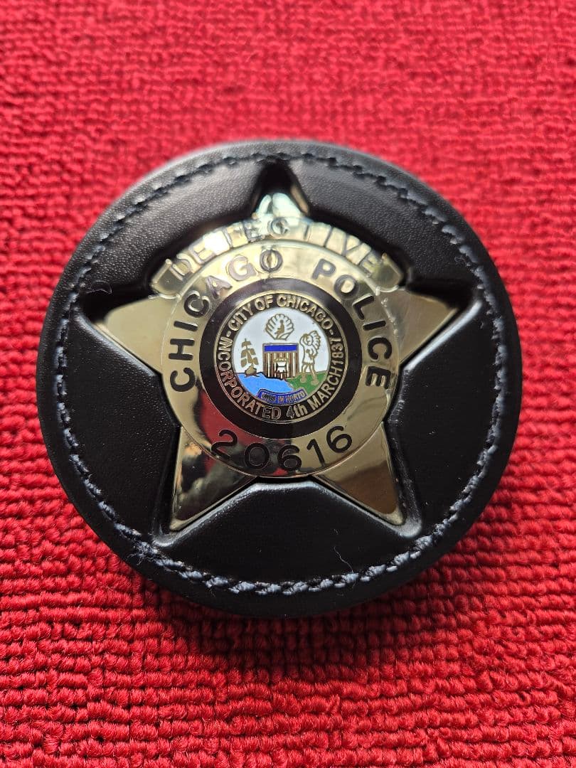 米国ポリスバッジ【CHICAGO POLICE No.20616】ホルダー付き