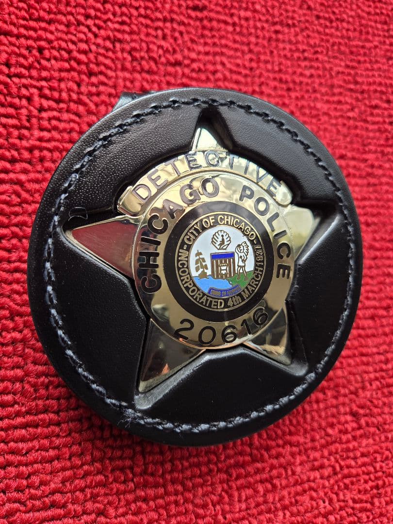 米国ポリスバッジ【CHICAGO POLICE No.20616】ホルダー付き