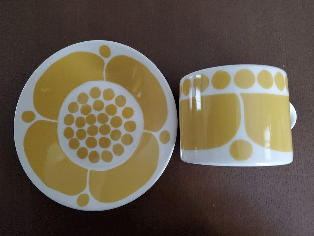 未使用　アラビア　スンヌンタイ　お皿、マグカップ、カップ&ソーサー　3点セット