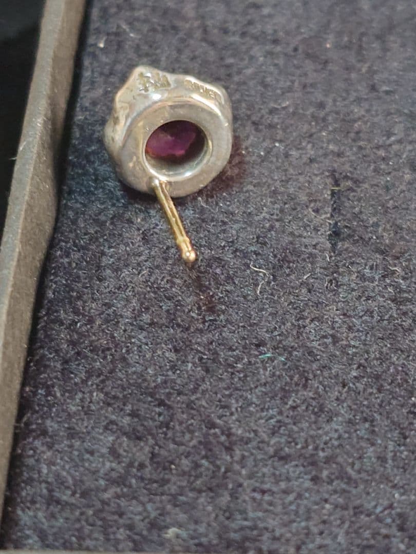 ブラッディマリー　ナットピアス　ガーネット