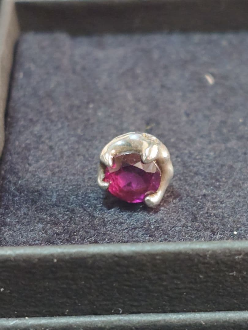 ブラッディマリー　ナットピアス　ガーネット