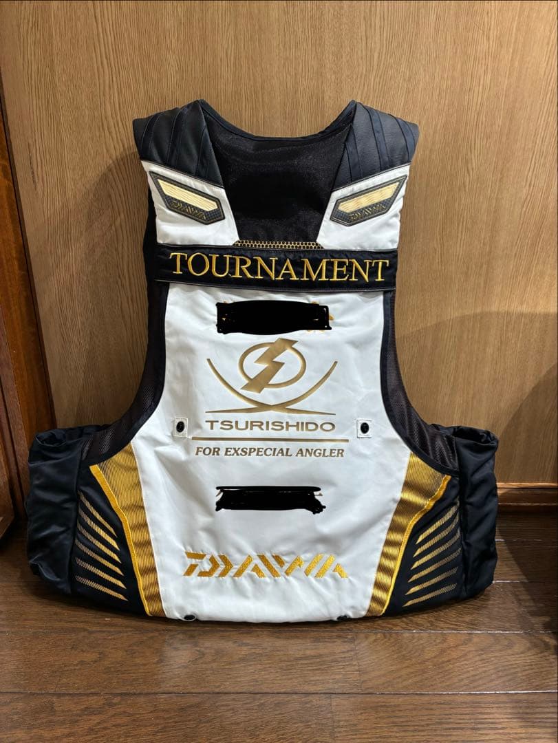 美品　ダイワ　トーナメント　ライフジャケット　XL 難あり
