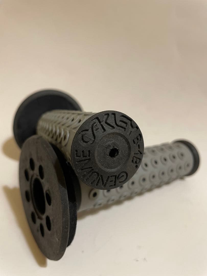 OAKLEY オークリー　BMXグリップ