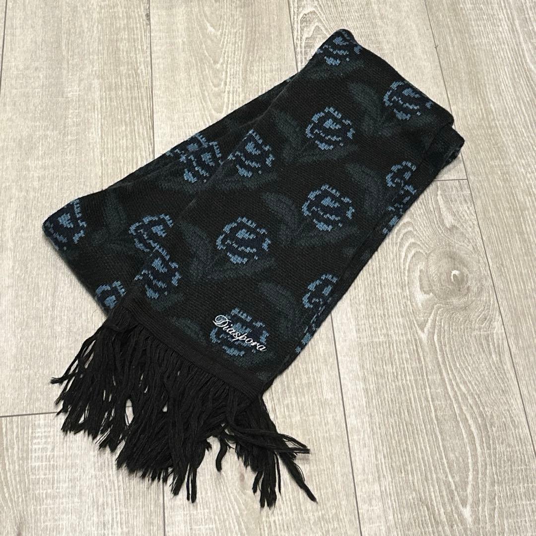 Diaspora skateboards マフラー　ブラック