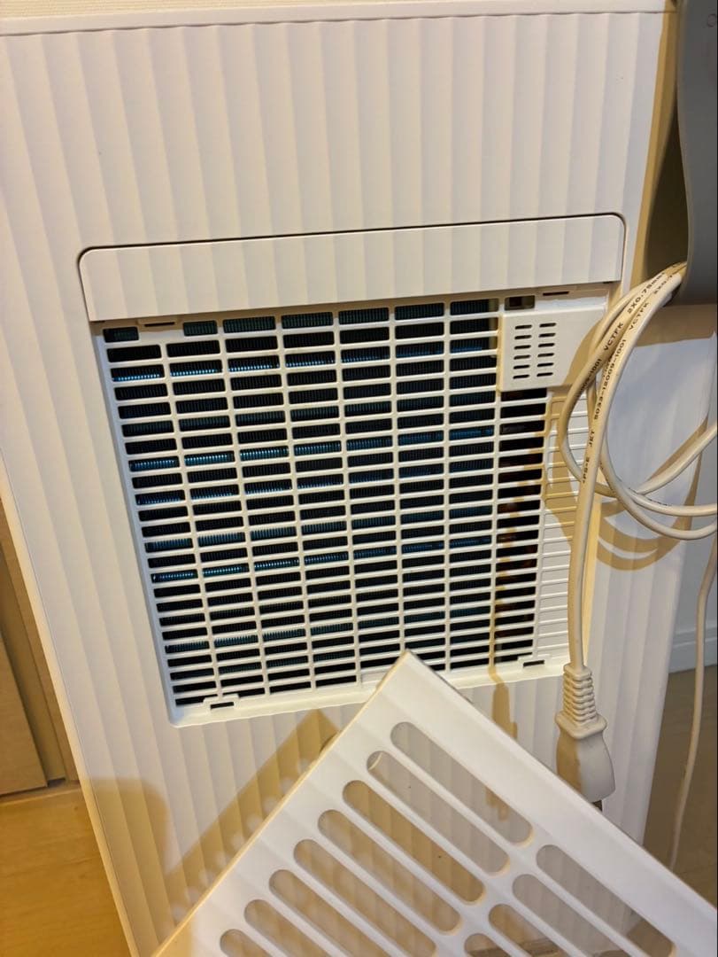 Cado カドー　除湿機　DH-C7000　2017年製　ホワイト