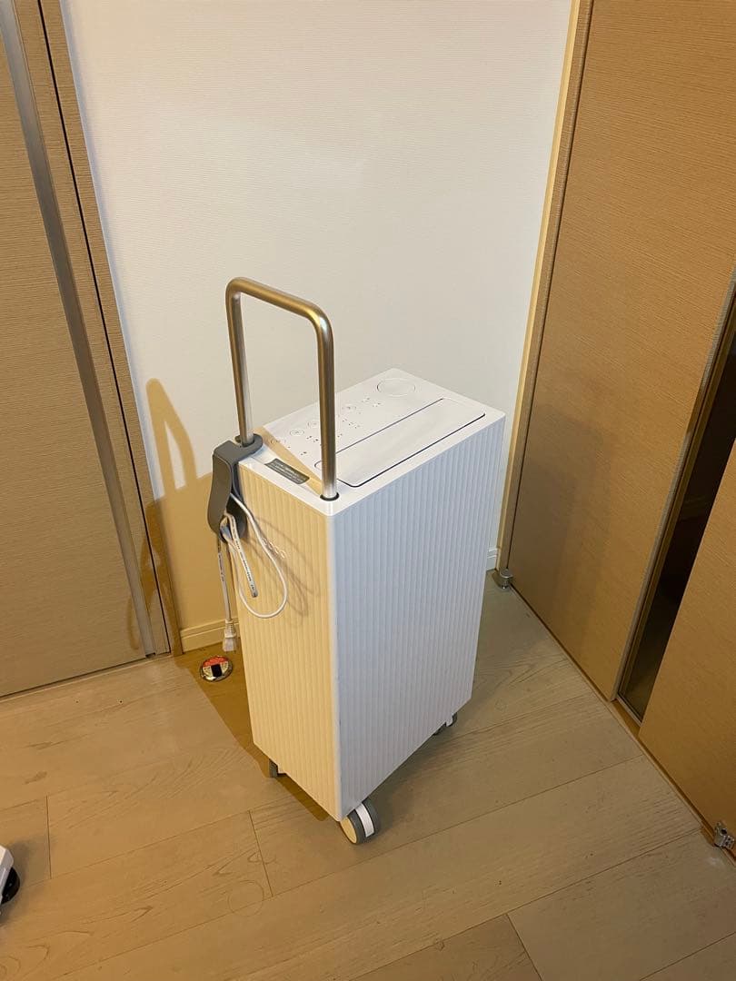 Cado カドー　除湿機　DH-C7000　2017年製　ホワイト