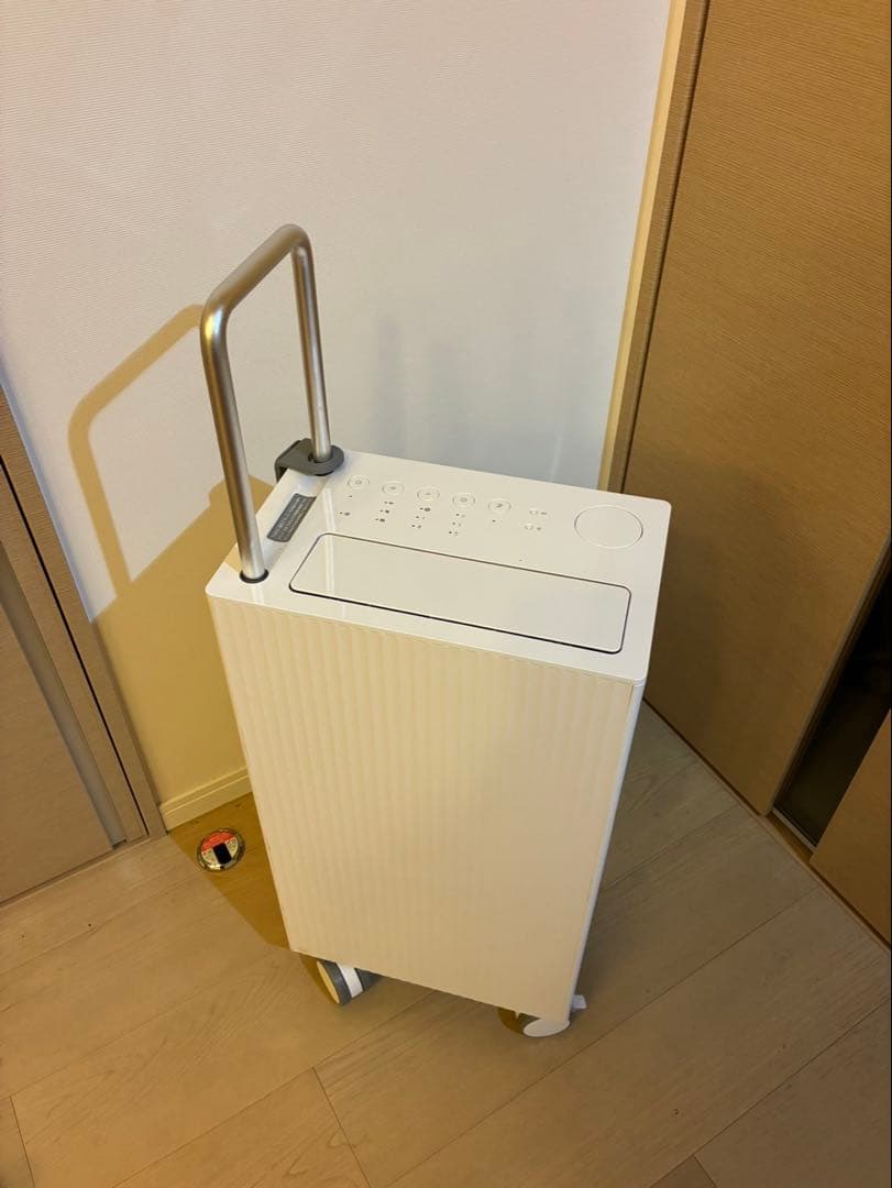 Cado カドー　除湿機　DH-C7000　2017年製　ホワイト