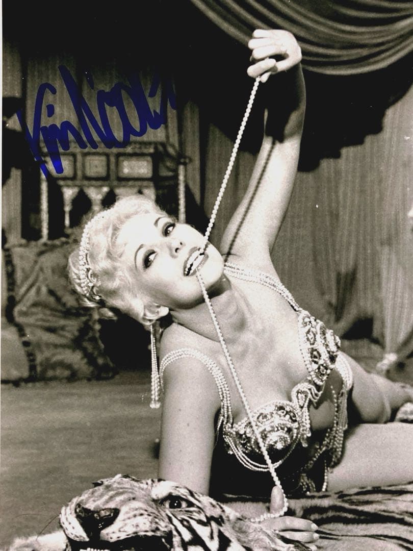 キム・ノヴァク直筆サイン入り2Lサイズ写真…めまい…