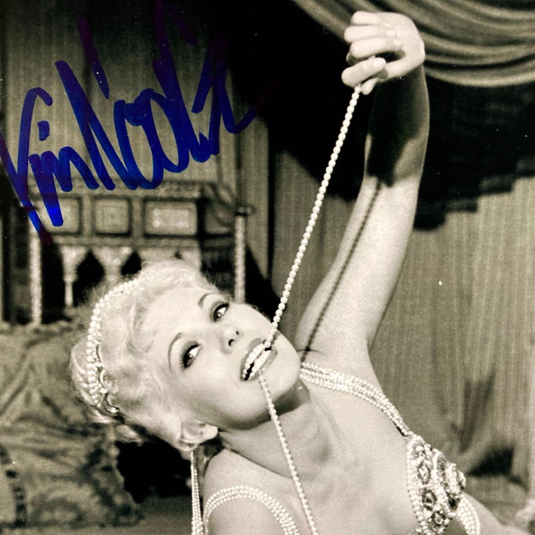 キム・ノヴァク直筆サイン入り2Lサイズ写真…めまい…